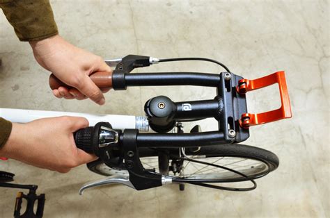 自転車のハンドルを畳みスリムに駐められる「フォールディングハンドルバー」と「スマートパーキングヘッド」を使ってみた ライブドアニュース