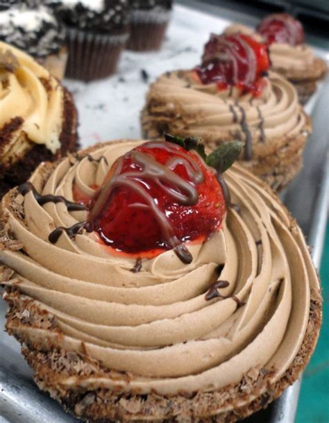 Freshly Made Chocolate Strawberry Shortcake Cupcakes Are Waiting For You In Gr Chocolate