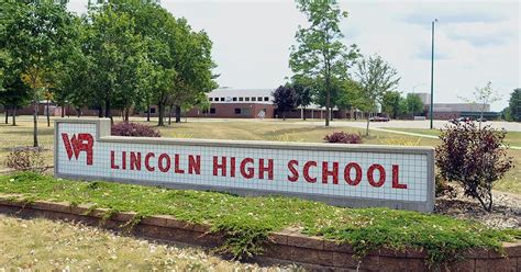 Lincoln High School To Adopt Trimester Schedule
