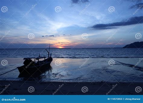 Pantai Cenang Beach Stock Image Image Of Cenang Sunview 114572853