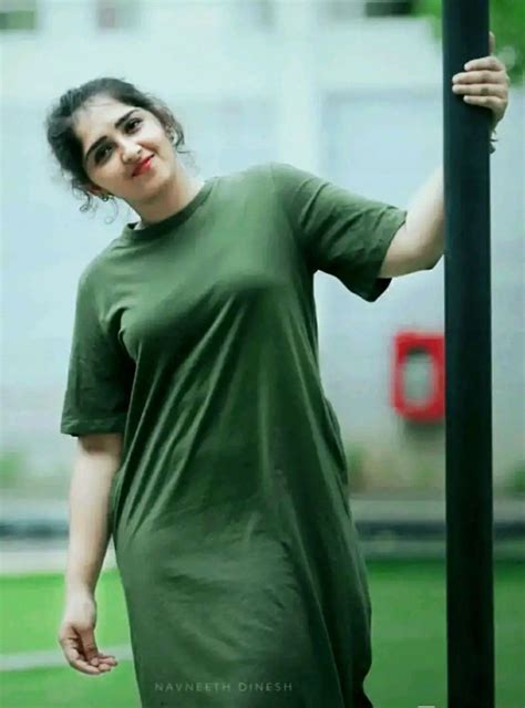 Sandalwood kannada heroine anjana deshpandhe photoshoot in sleeveless top and skirt dress pics gallery. Pin by Ranjeet on Model_Actres in 2020 | India beauty ...