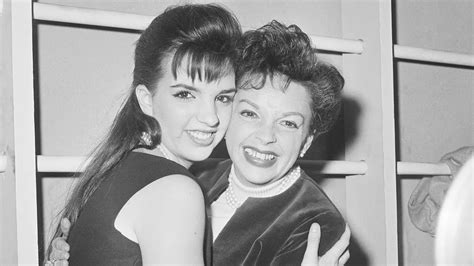 Ba đứa Con Của Judy Garland Phản ánh Quá Trình Lớn Lên Với Ngôi Sao