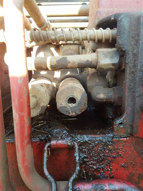 Farmall 806d Hydraulic Leak Help Please Yesterday S Tractors Forums