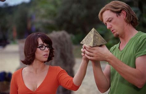 Pin By Jess On Linda Cardellini In 2020 Shaggy And Velma Scooby Doo