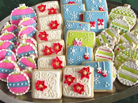 Here are some of the royal icing christmas cookies we made. Delectably Mine: Christmas Cookies 2012