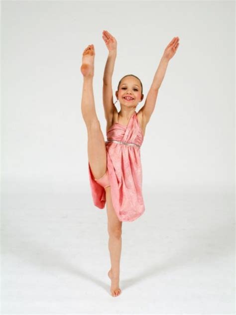 She Is Beautiful Maddie Ziegler Dancing Dance Moms Maddie Dance