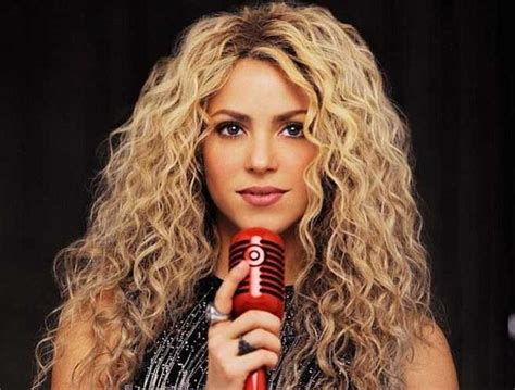 Shakira Receives Humanitarian Award And Urges The World To Advocate For