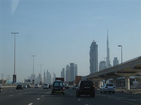 Sheikh Zayed Road La Arteria De Dubai