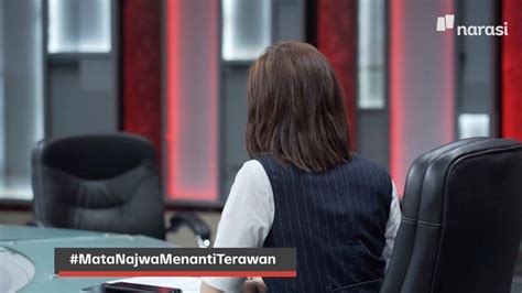 Millions Of People Watched An Indonesian Journalist Interview An Empty