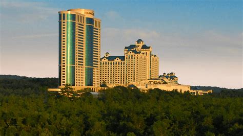 Foxwoods Reports Slots Revenue Dip as MGM Competition Takes Hold,
