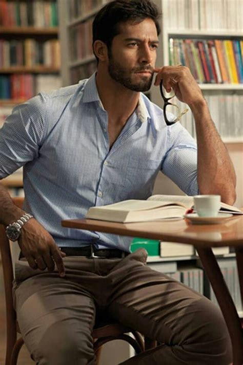 Hot Guys with Books - Alive on the Shelves