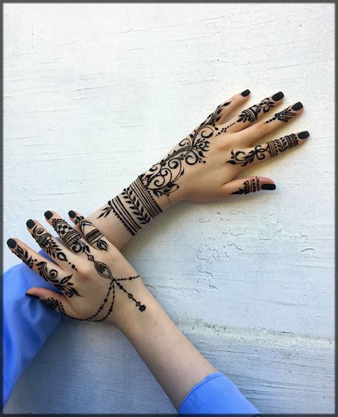 A creative designer with a passion for minimalism, editorial design and lifestyle brands. 30 Superb Black Mehndi Designs for Hands and Feet with Pictures