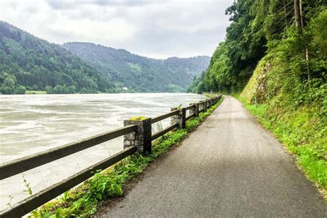 The Danube Cycle Path In Austria Schl Gener Schlinge Loop Near Linz