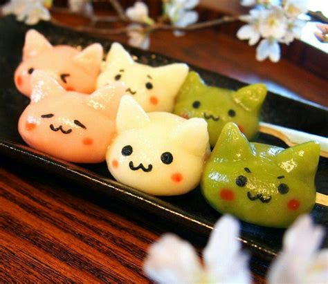 The japanese have long established themselves as the experts of cute. Japanese Desserts and sweets: Mochi / Daifuku and Dango ...
