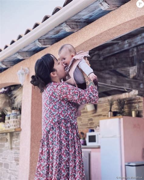 alizée avec sa fille maggy 6 mois le 24 mai 2020 purepeople
