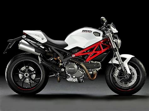 I spoke with several people familiar with the bikes, and was told that in fact this would be an appropriate starting point for me. Ducati Monster 796 (2010) - 2ri.de