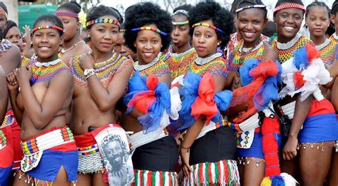 Zulu Reed Dance Mkhosi Womhlanga Enyokeni Palace Maidens Ritual In Motion