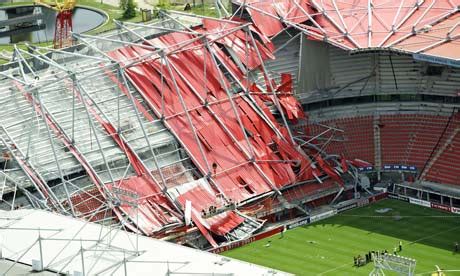 30,000 people have to be granted access in a very short time. Second Death in FC Twente's Stadium Collapse