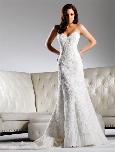 Ivory Lace Fit And Flare Wedding Dress With Sweetheart Neckline