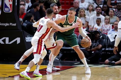 Once Again Brook Lopez Is The Bucks X Factor In Game 4 Against Heat