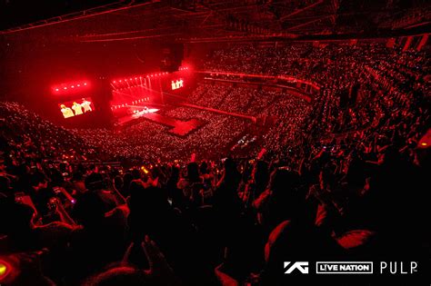 Last november 11, 2018, ikon just had their first ever concert in the philippines. Walking the Flower Road: iKON's 'Continue Tour' in Manila