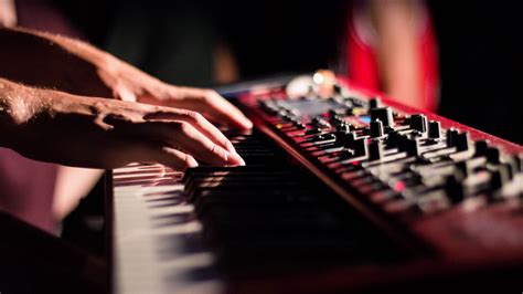 Download Wallpaper 3840x2160 Synthesizer Keys Fingers Hands Musical