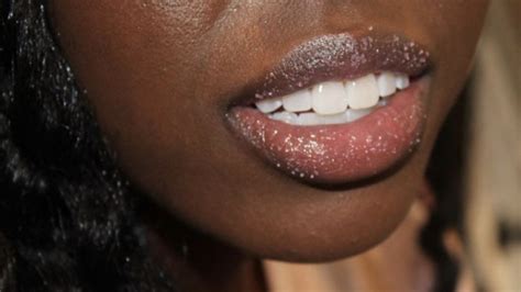 Tips To Keep Your Lips Moisturized When Wearing Matte Lipstick