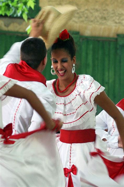 Cuban Folk Costume And Dance Cuban Dress Cuba Fashion Cuban Culture