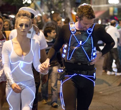 30 Best And Crazy Halloween Couple Costume Ideas Flawssy