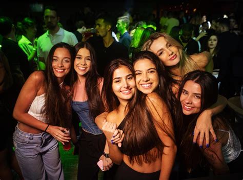 Nightlife Rio De Janeiro Vitrinni Lounge Beer Brazilian Girls At The Vitrinni Nightclub Rio De