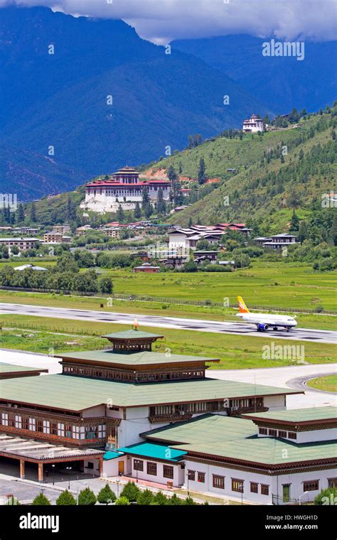 Paro Bhutan Airport Plane Hi Res Stock Photography And Images Alamy