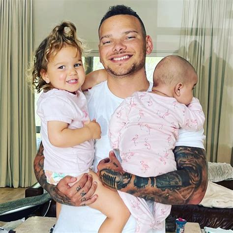 Photos From Kane Browns Most Adorable Dad Moments