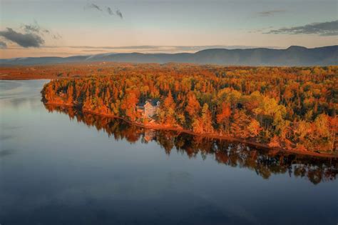 This Island Has Some Of The Most Breathtaking Fall Foliage