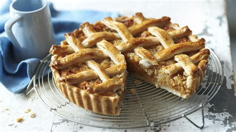 Tomato tart with goat's cheese. mary berry shortcrust pastry