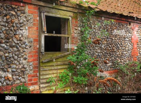 Old Derelict Farmhouse Stock Photo Alamy