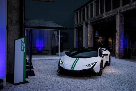 Lamborghini Unveils 60th Anniversary Huracan