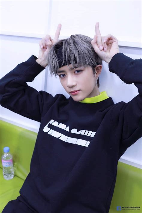 28+ gaya rambut pendek pria depan samping belakang, trend model! Model Rambut Highlight Depan Samping Dan Belakang / 15 ...