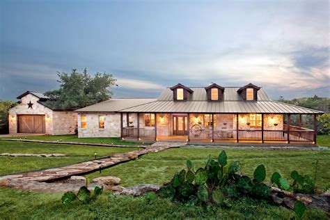 Shrubs for a ranch style home : Texas Ranch Style Home in Austin TX...is part of my dream ...