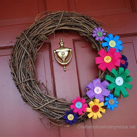 Craftaholics Anonymous Colorful Spring Wreath Tutorial