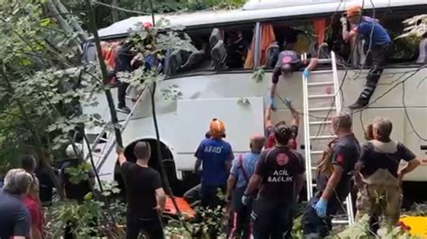 Bursa da tur otobüsü devrildi Ölü ve yaralılar var