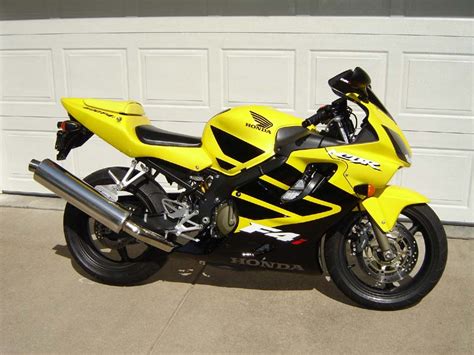 For the 2001 model year honda released an upgraded version of the popular cbr600f4 with intentions of becoming more competitive in the middleweight sport bike class. 2006 Honda CBR600F4i - Moto.ZombDrive.COM