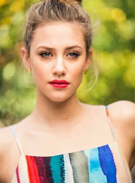 Pin By Genta On Riverdale Celebrities Lili Reinhart Beauty