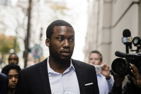 Meek Mill Will Stay In Prison Judge Says Rapper Is A Danger To Community