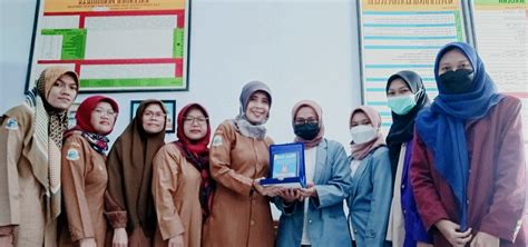 Mahasiswi Upi Bandung Laksanakan Program Kampus Merdeka Di Sdn 03