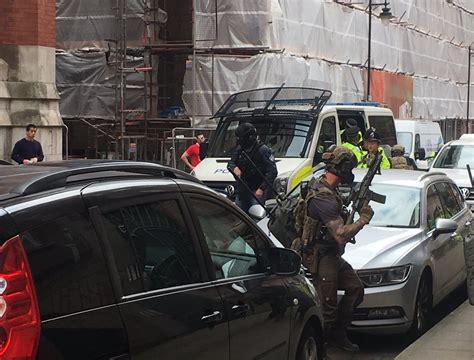 Sas Member Spotted During The Manchester Attack 2017 1080 X 1350