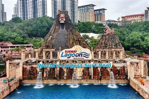 Sunway lagoon is operating a chain of theme parks,resorts,hotels and spa located in petaling jaya. Sunway Lagoon - Student Lifestyle In Sunway Campus