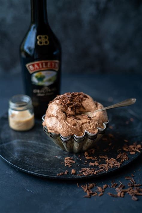 This Deliciously Smooth Baileys Chocolate Ice Cream Is Easy To Make In