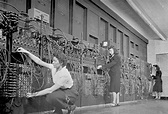 En 1946, se presenta en público el ENIAC (Electronic Numerical ...