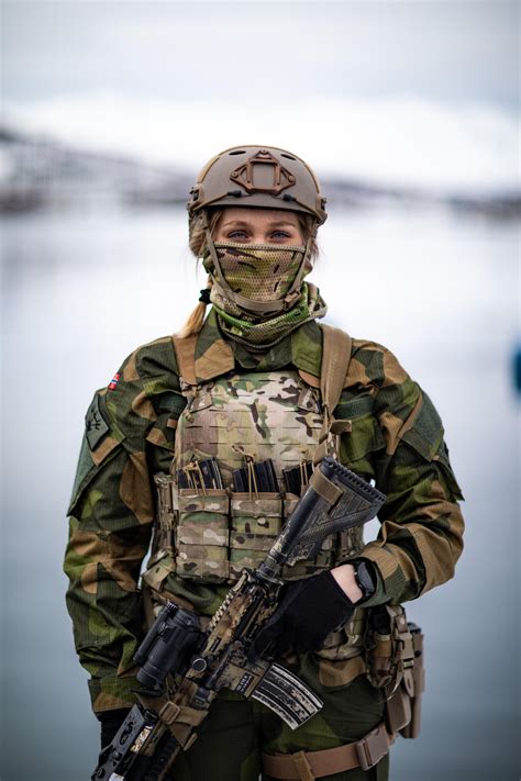 Female Operator From The Norwegian Costal Ranger Commando