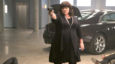 Review In ‘spy Melissa Mccarthy Is A Cia Drudge Who Goes Rogue